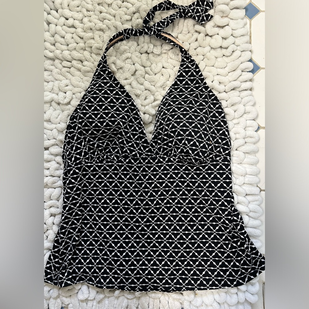 Land’s End tankini halter top. 18